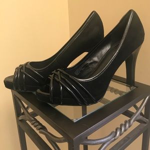 Black high heels peep toe